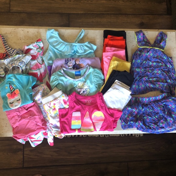 Lot of 2T girls clothes